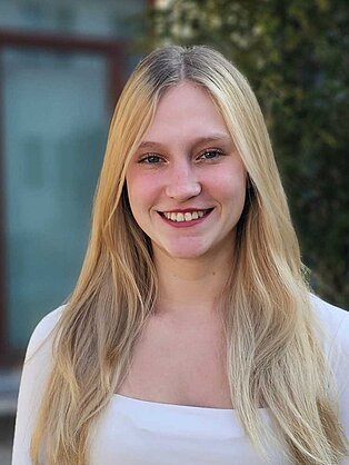 Auszubildende Leonie